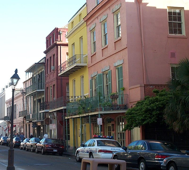 New Orleans contains many distinctive neighborhoods